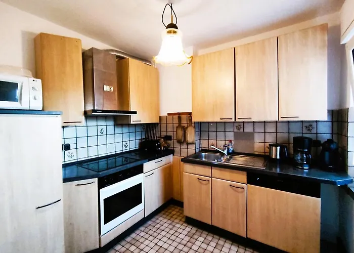 Komfortable 90 Qm Berta Mit 3 Schlafzimmern Kueche Balkon Wohnzimmer Mit Grossem Led Tv Internetwifi Flatrate Und Kostenlosen Parkplatz Inklusive In Madfeld Mit Rechnung